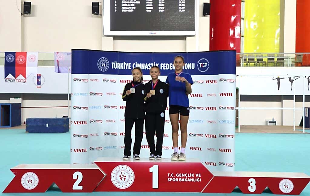 yildiz-kadin-serbest-parkur-(1)